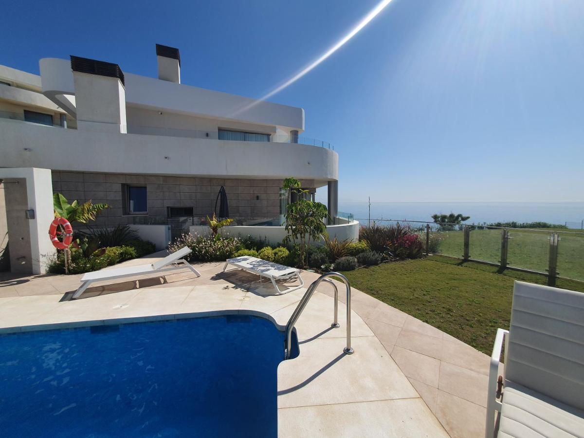 Luxury Beachfront Apartment With Pool, Sauna, Fitness And Gym In Province Malaga, Andalusia Mijas Exterior photo